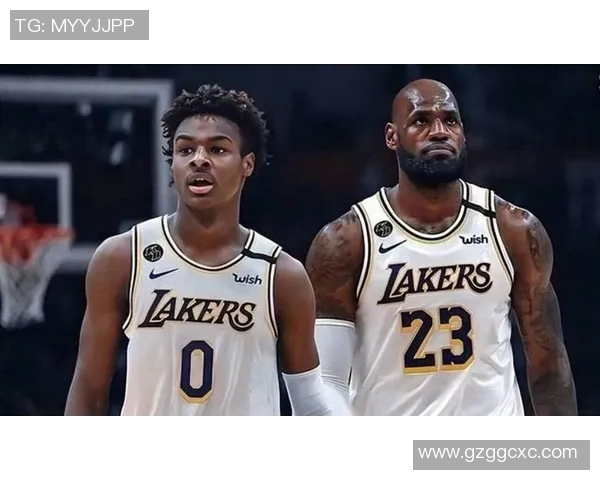 火箭11号篮球明星的传奇之路与辉煌成就解析